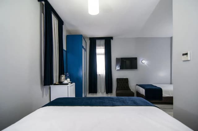 라피스 인 호텔 & 스파-Central Triple Room - Ideal for 3 Guests-7