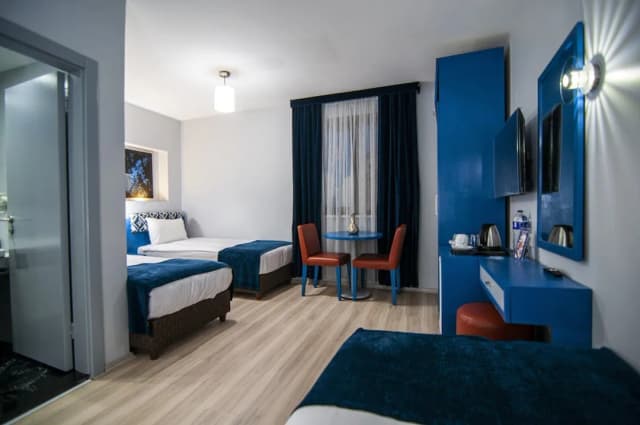 라피스 인 호텔 & 스파-Central Triple Room - Ideal for 3 Guests-1