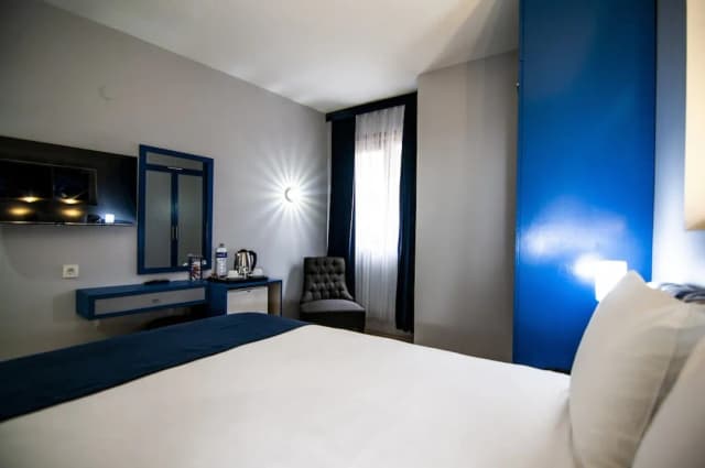 라피스 인 호텔 & 스파-Central Comfort Double Room- Prime Location-6