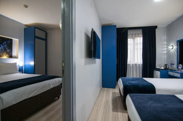 라피스 인 호텔 & 스파-Central Family or Friends Room - up to 4 Guests-2