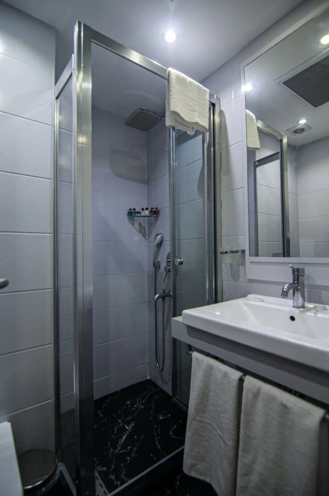 라피스 인 호텔 & 스파-Central Family or Friends Room - up to 4 Guests-7