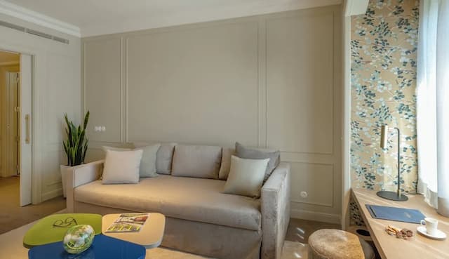 El Avenida Palace Hotel-Junior Suite-5