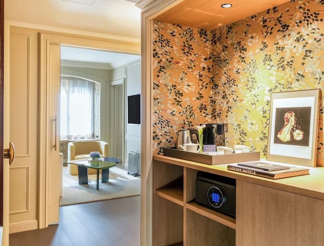 El Avenida Palace Hotel-Junior Suite-4