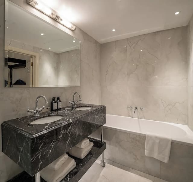 더 레오나드 호텔-Superior Deluxe Double-3