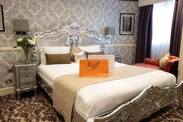 더 레오나드 호텔-Deluxe One Bedroom Suite with Kitchenette-1