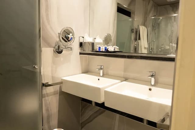 더 레오나드 호텔-Deluxe One Bedroom Suite with Kitchenette-3