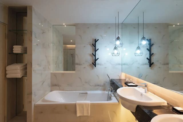 푸켓 해저 그랜드 호텔-디럭스 트리플룸-6