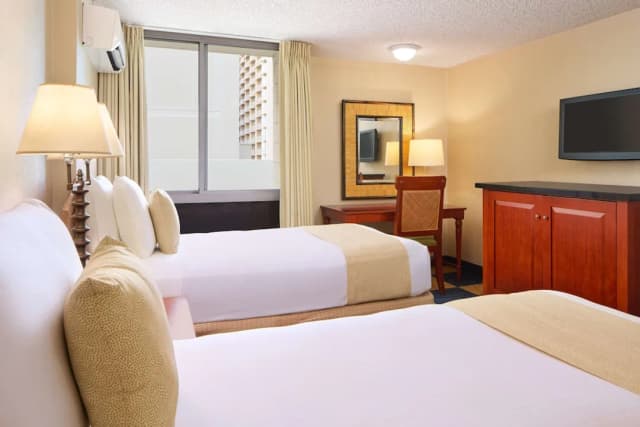 Ewa Hotel Waikiki-Room (1-Moderate)-5