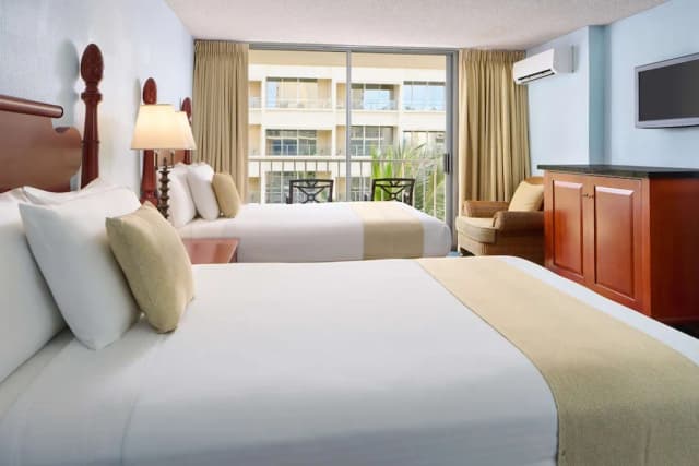 Ewa Hotel Waikiki-Studio, Kitchenette (2-Lanai)-3