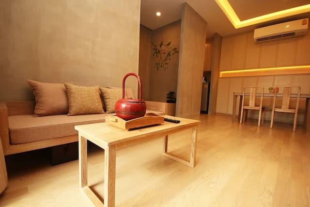 Chu Hotel-Premier Suite, 1 Double Bed, Balcony, Garden View-11