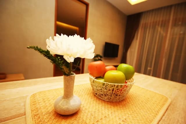 Chu Hotel-Premier Suite, 1 Double Bed, Balcony, Garden View-12