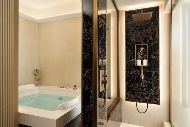 FH55 Grand Hotel Palatino-Suite, Hot Tub, City View (Panoramic Terrace)-9