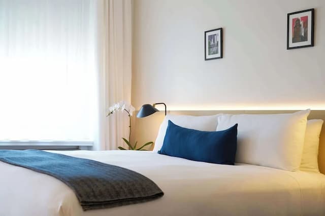 The Chicago Hotel Collection Ambassador Gold Coast-标准房, 1 张特大床-1