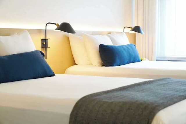 The Chicago Hotel Collection Ambassador Gold Coast-标准房, 2 张双人床-1