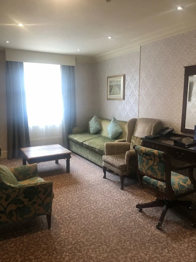 더 레오나드 호텔-Two Bedroom Junior Suite with Kitchenette-8