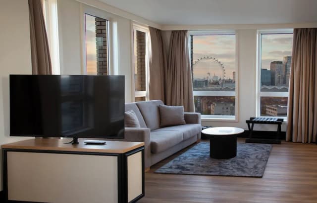 H10 London Waterloo-Junior Suite London Eye-1