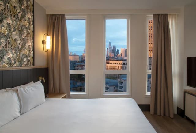 H10 London Waterloo-Junior Suite London Eye triple-2