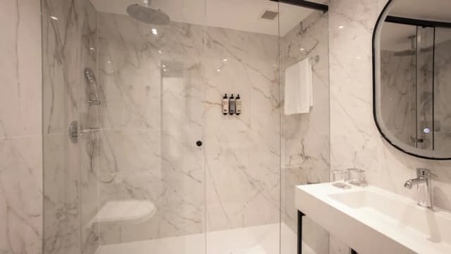 H10 London Waterloo-Classic Superior Sky View-5