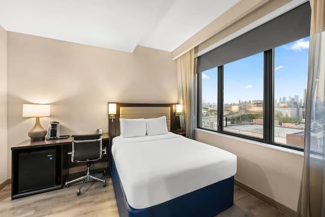 コンフォート イン プロスペクト パーク - ブルックリン-ルーム クイーンベッド 1 台 バリアフリー 禁煙 (Efficiency, Upgrade)-4