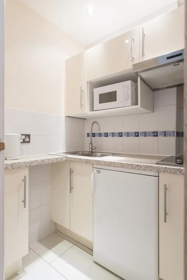 Amber Residence Hotel-Family Studio, Ensuite-5