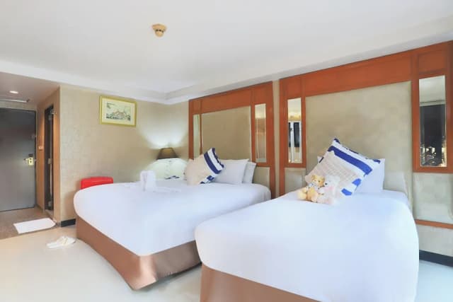 Diamond City Hotel-Family Suite-5