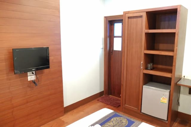 Baanlek Home Stay-Standard Double Room-6