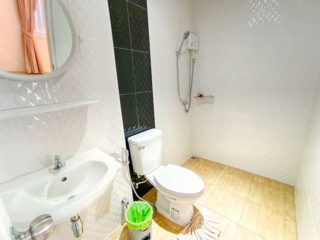 Sailor Hotel Pattaya-디럭스 더블룸-7