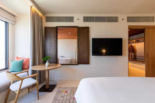 Centara Ayutthaya-Suite, 1 King Bed-5