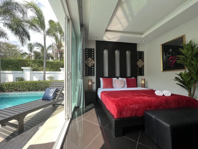 Hollywood Pool Villa Jomtien Pattaya-Deluxe Villa, 4 Bedrooms, Garden Area-6