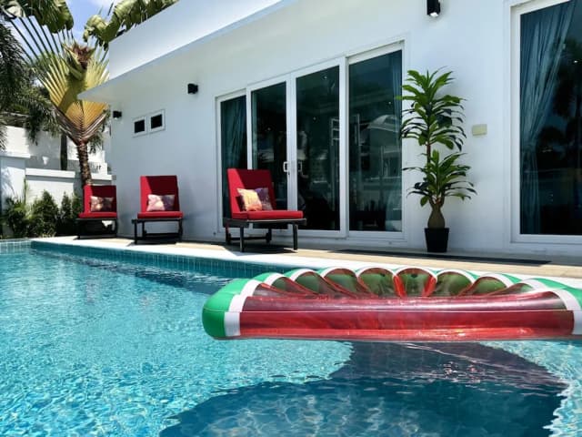 Hollywood Pool Villa Jomtien Pattaya-Deluxe Villa, 4 Bedrooms, Garden Area-1