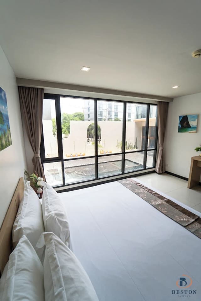 Beston Pattaya-Superior King Room With Pool View-7