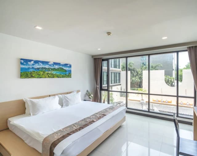 Beston Pattaya-Superior King Room With Pool View-1