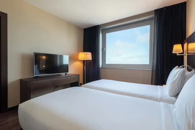 Leonardo Royal Hotel Barcelona Forum-Suite-4