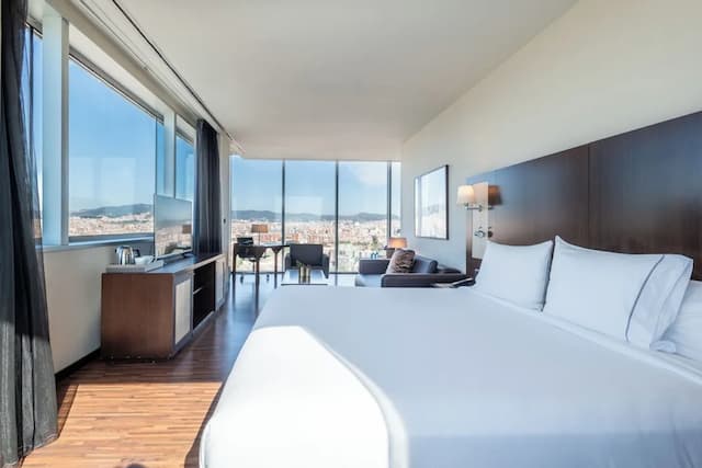 Leonardo Royal Hotel Barcelona Forum-Suite-2