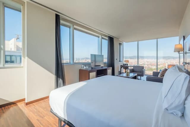 Leonardo Royal Hotel Barcelona Forum-Suite-3