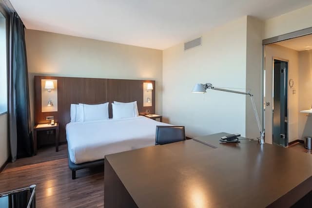 Leonardo Royal Hotel Barcelona Forum-Suite Junior-4