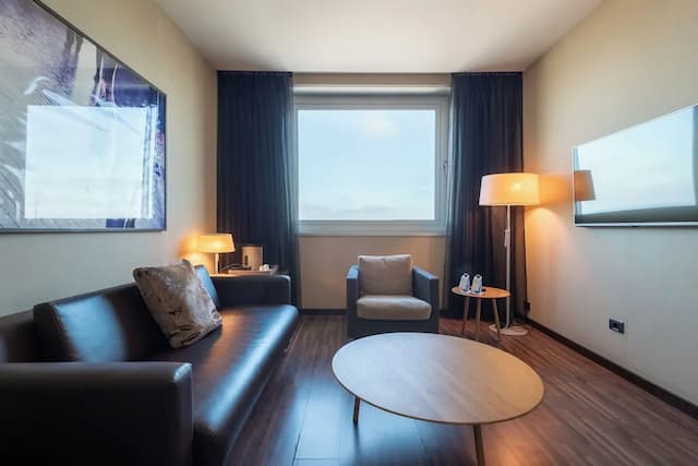 Leonardo Royal Hotel Barcelona Forum-Suite Junior-6