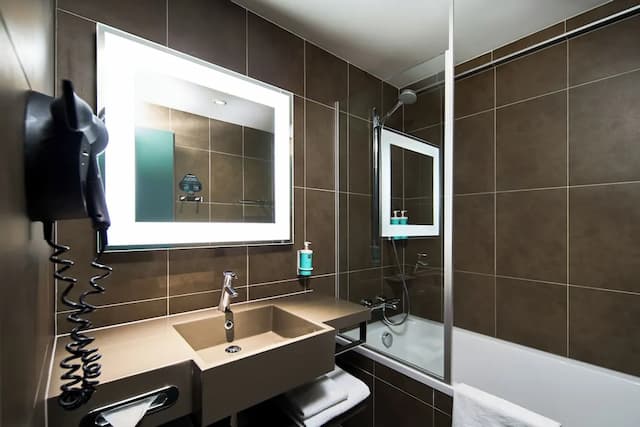 Novotel Praha Wenceslas Square-Executive Room, 2 Twin Beds (Top Floor)-4