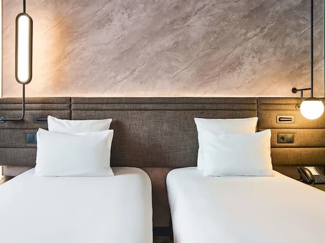 Novotel Praha Wenceslas Square-Executive Room, 2 Twin Beds (Top Floor)-5