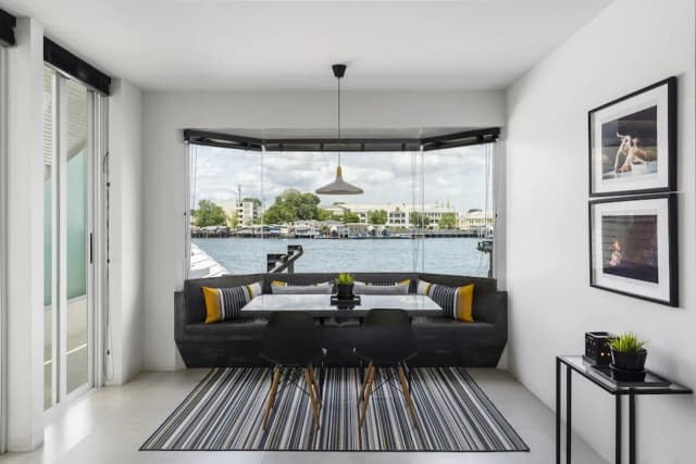 Theatre Residence-Lilit Riverfront Suite B-3