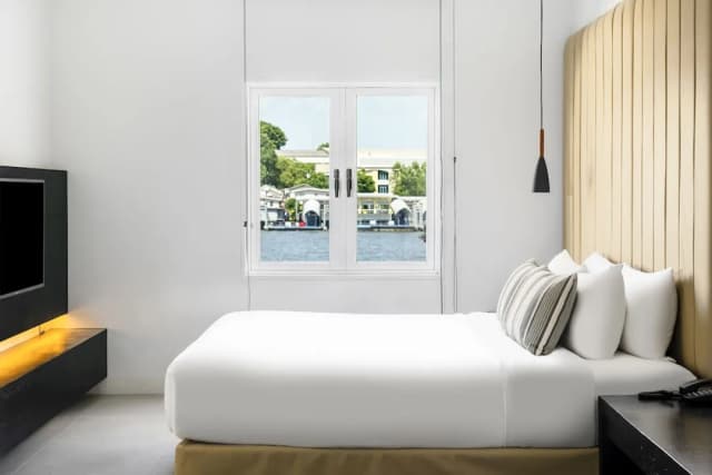 Theatre Residence-Lilit Riverfront Suite B-7
