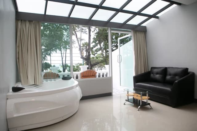 모던 리빙 호텔-Junior Suite with Jacuzzi-2