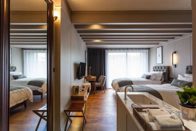 Marine Beach Hotel Pattaya-Superior Twin Room-1