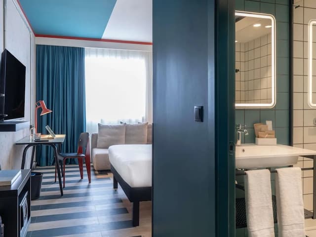 イビス スタイルズ バルセロナ サン ジョアン デスピ-プレミアム ルーム ダブルベッド 1 台-4