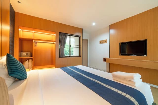 Selina Place Pattaya-Senior Double Room-3