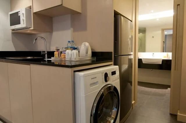 ASHLEE Heights Hotel Patong-Deluxe King Bed-8