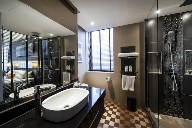 ザ コンチネント ホテル スクンビット - アソーク BTS バンコク-Deluxe Skyline King Room-8