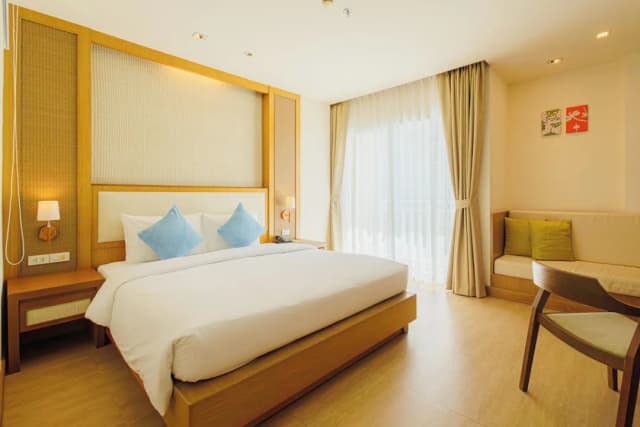 ASHLEE Plaza Patong Hotel & Spa-Superior King Bed-3