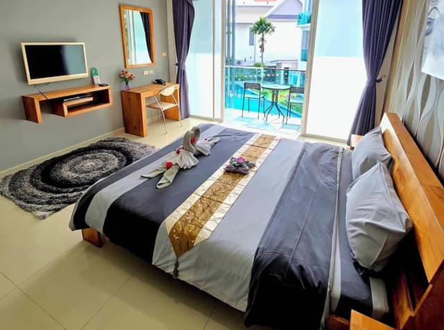 Cozy Resort, A Boutique Hotel-Classic Room, 1 King Bed, Pool View-2