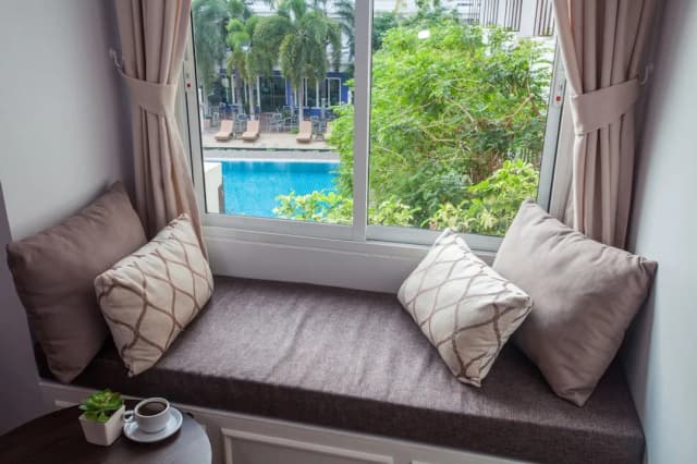 Hill Fresco-Premier Studio-6